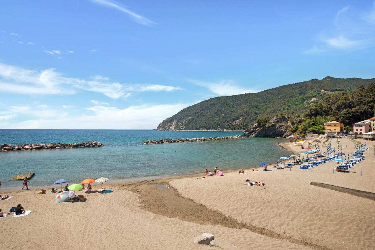Un'Oasi Al Mare Apartment Монеглия Екстериор снимка